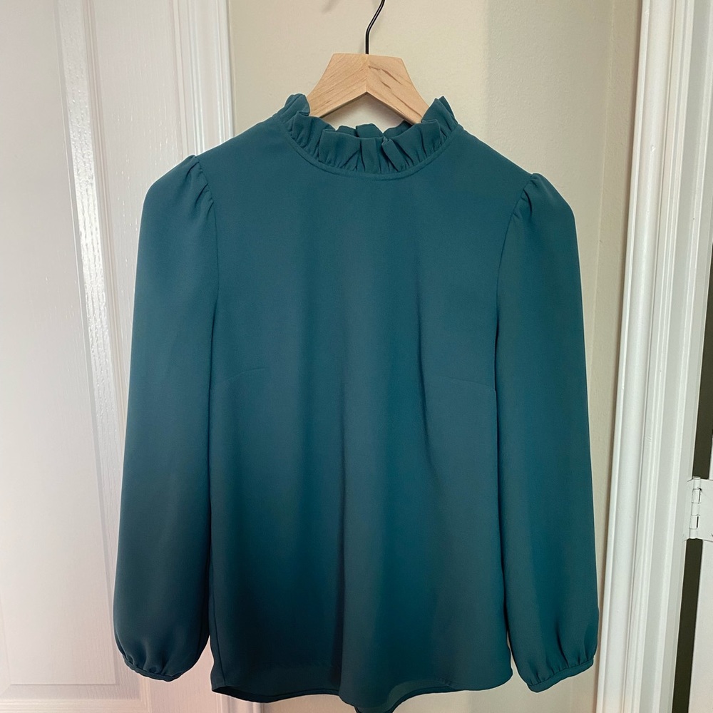 Jcrew ruffle neck blouse green 
Worn once 
Mint condition - Picture 1 of 2